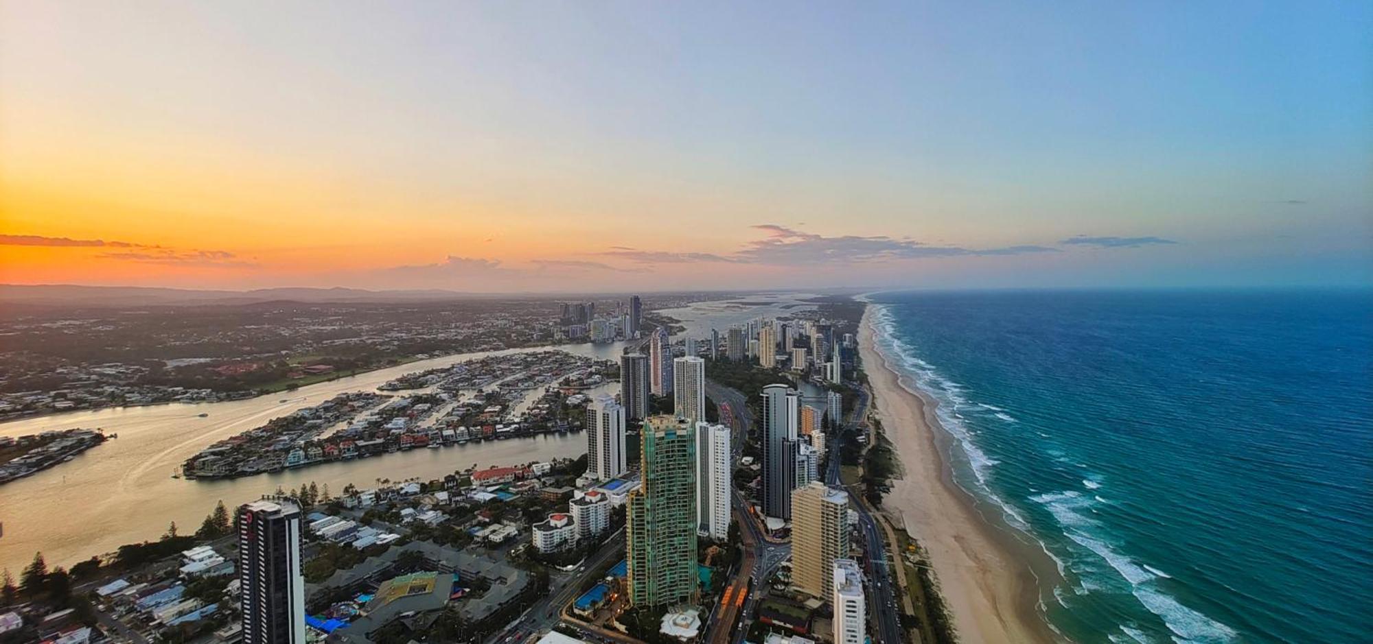 Surfers Paradise New Beachfront Apartments Gold Coast Zewnętrze zdjęcie